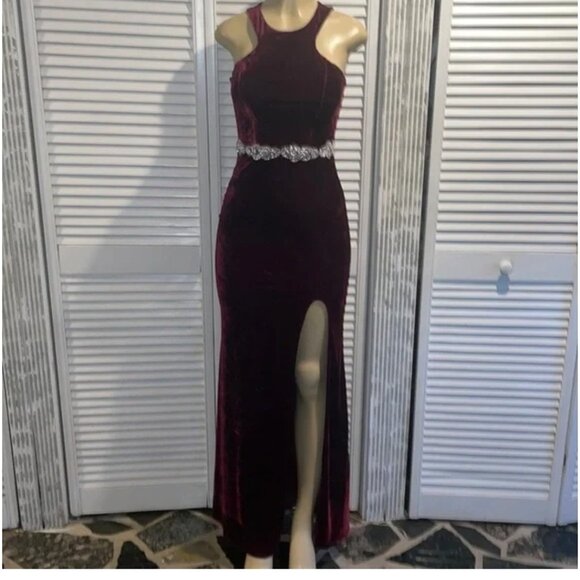 Jodi Kristopher velvet Burgundy Formal Dress - Picture 3 of 6